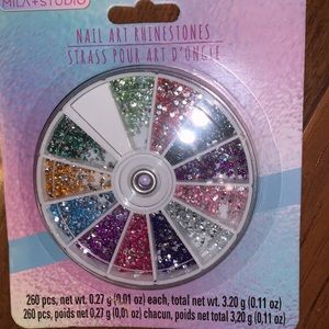 NWOT Nail Art Rainbow Rhinestone Wheel